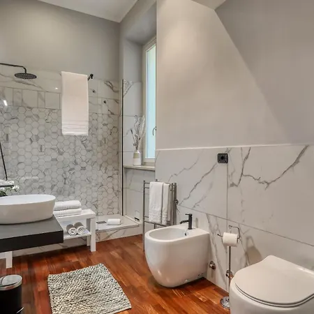 Apartament Atrhome Frattina Luxury