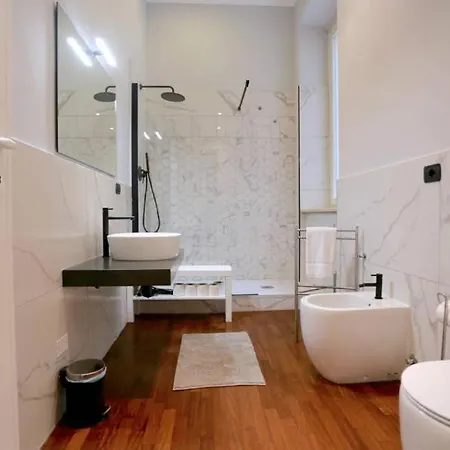 Atrhome Frattina Luxury Apartament