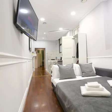 Atrhome Frattina Luxury Apartament Rzym