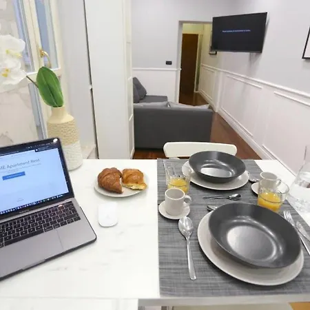 Lägenhet Atrhome Frattina Luxury *