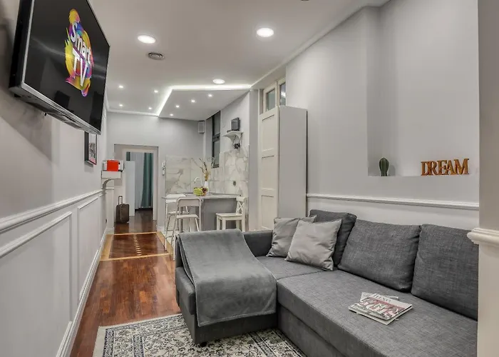 Apartment Atrhome Frattina Luxury